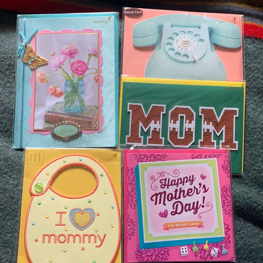 Bundle of 5 Papyrus Beautiful Mother’s Day Cards:phone w/sound, football + 💐